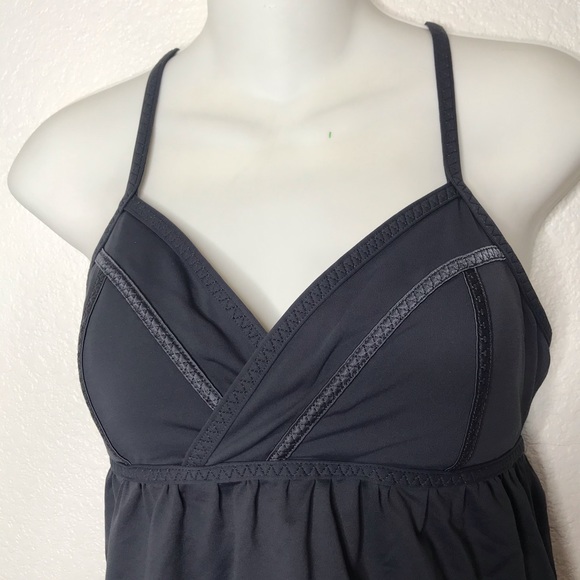 Lululemon rehearsal tank coal gray 6 criss cross - Picture 5 of 6